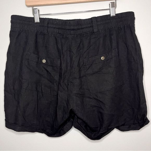 #112 Style Me Plus Black Linen Shorts with Drawstring and Back Pockets - Picture 2 of 6